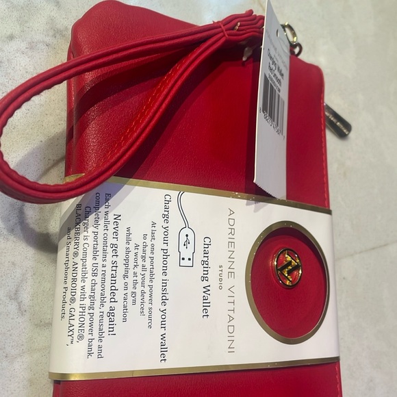 Adrienne Vittadini NWT Charging Wallet Red with gold logo & zipper black lining - Picture 2 of 9